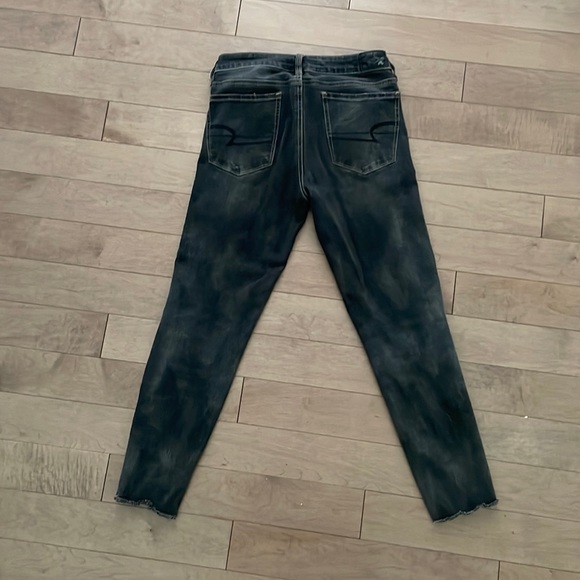 American Eagle Super Stretch Dark Wash Frayed Hi-Rise Ripped Jegging Crop - Picture 2 of 3